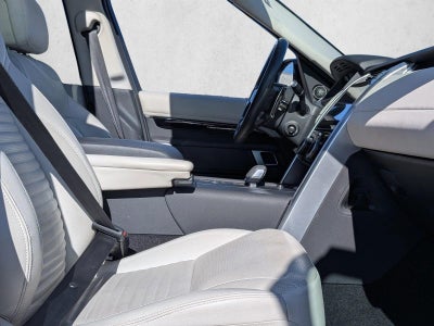 2024 Land Rover Discovery P300 S