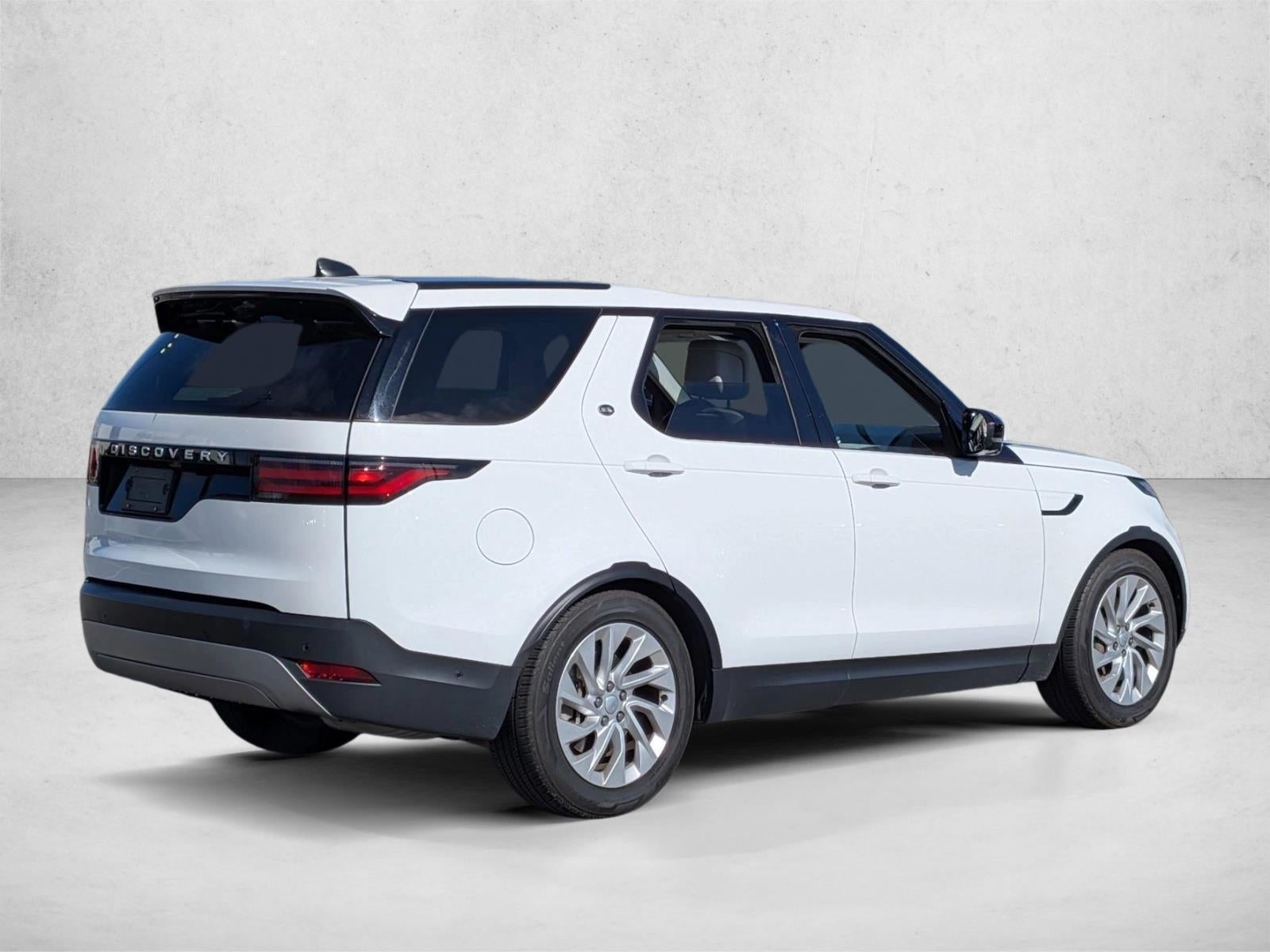 2024 Land Rover Discovery P300 S