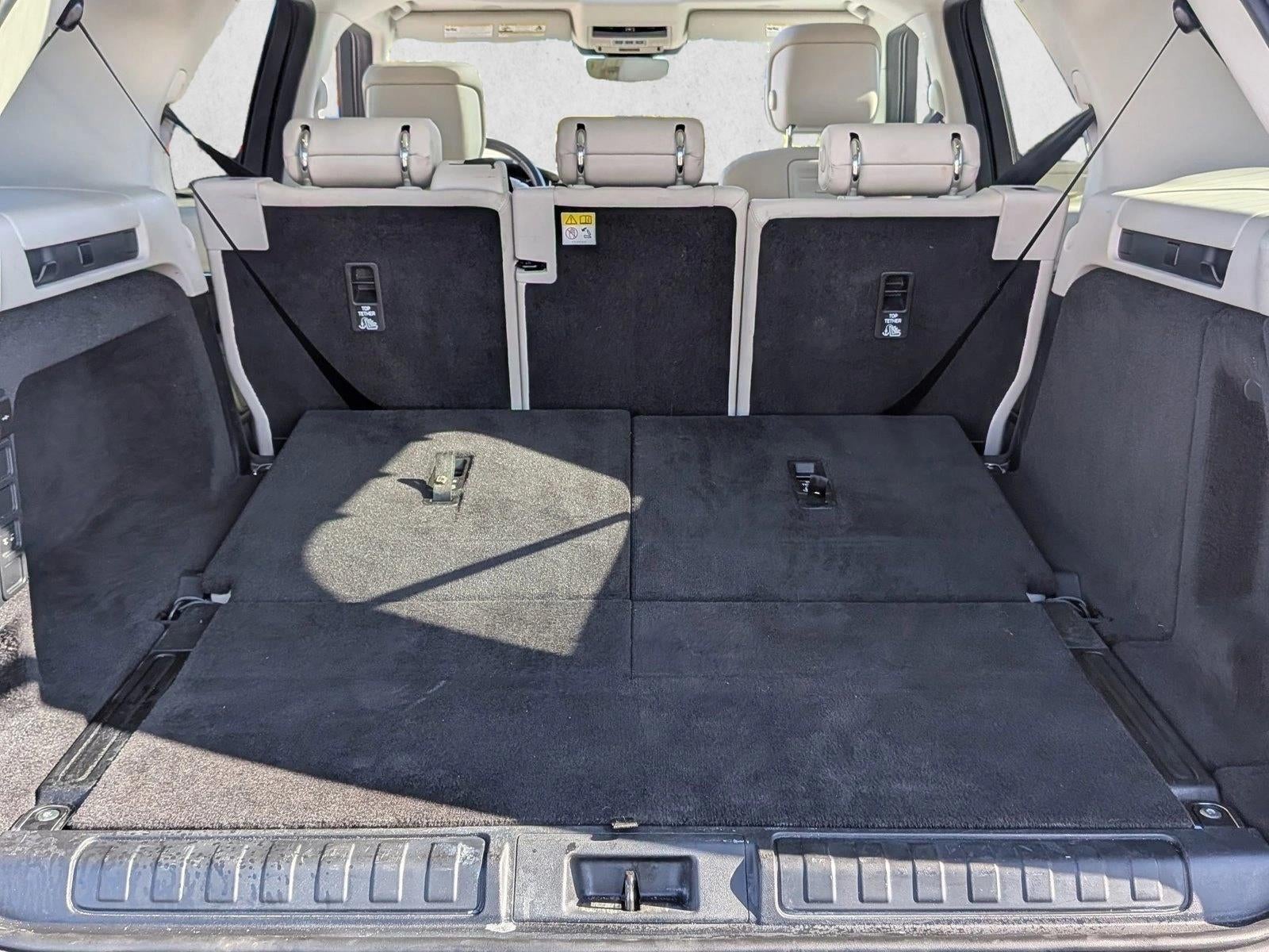 2024 Land Rover Discovery P300 S