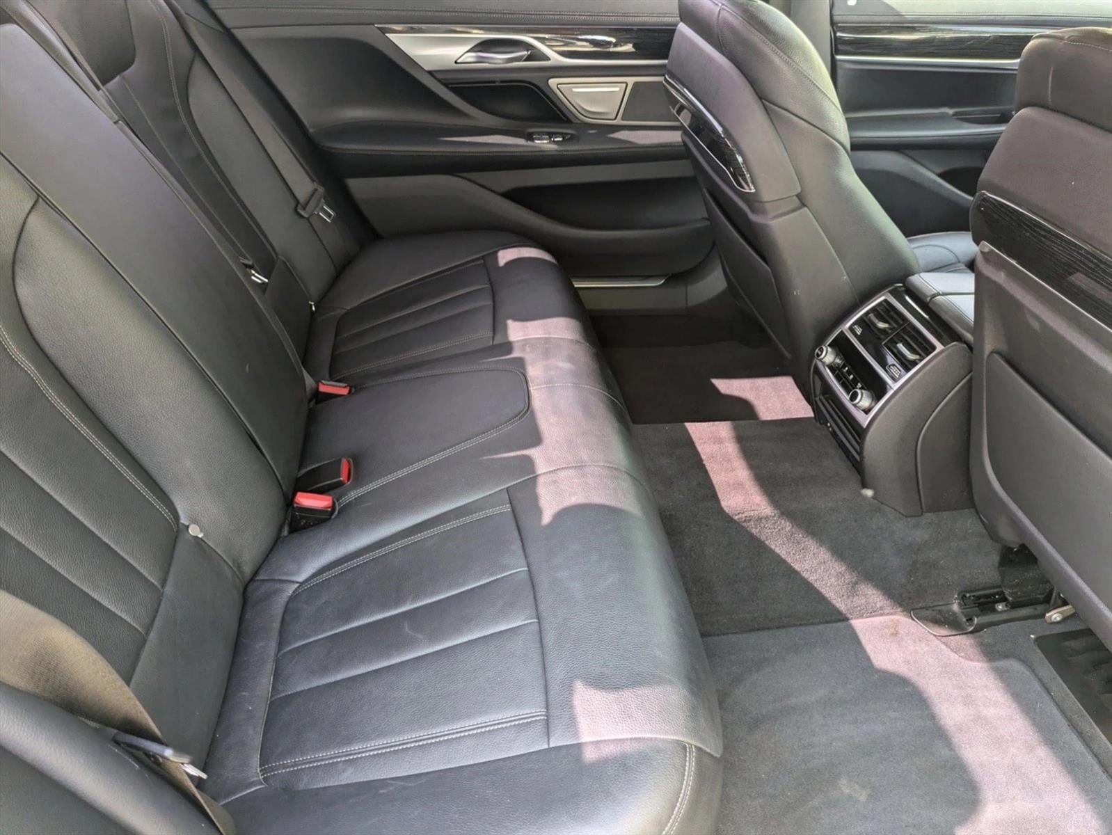 2020 BMW 745e xDrive iPerformance Plug-In Hybrid