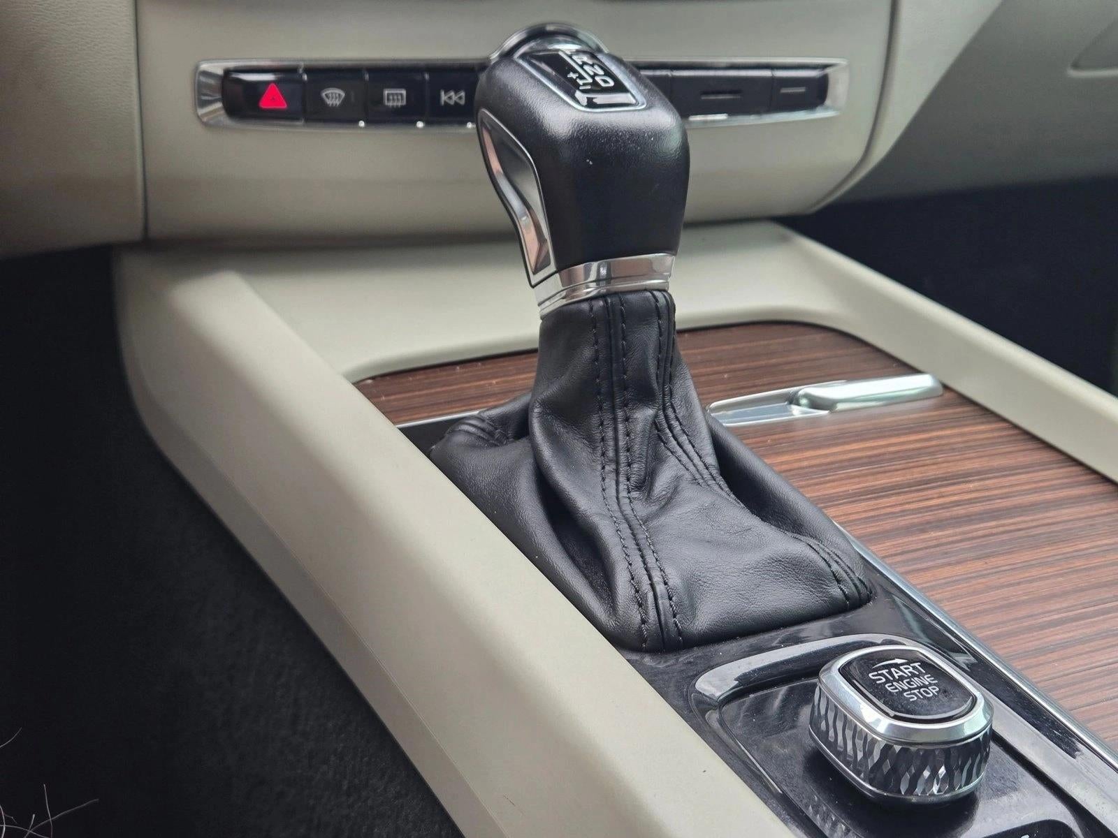 2021 Volvo XC60 T5 FWD Momentum