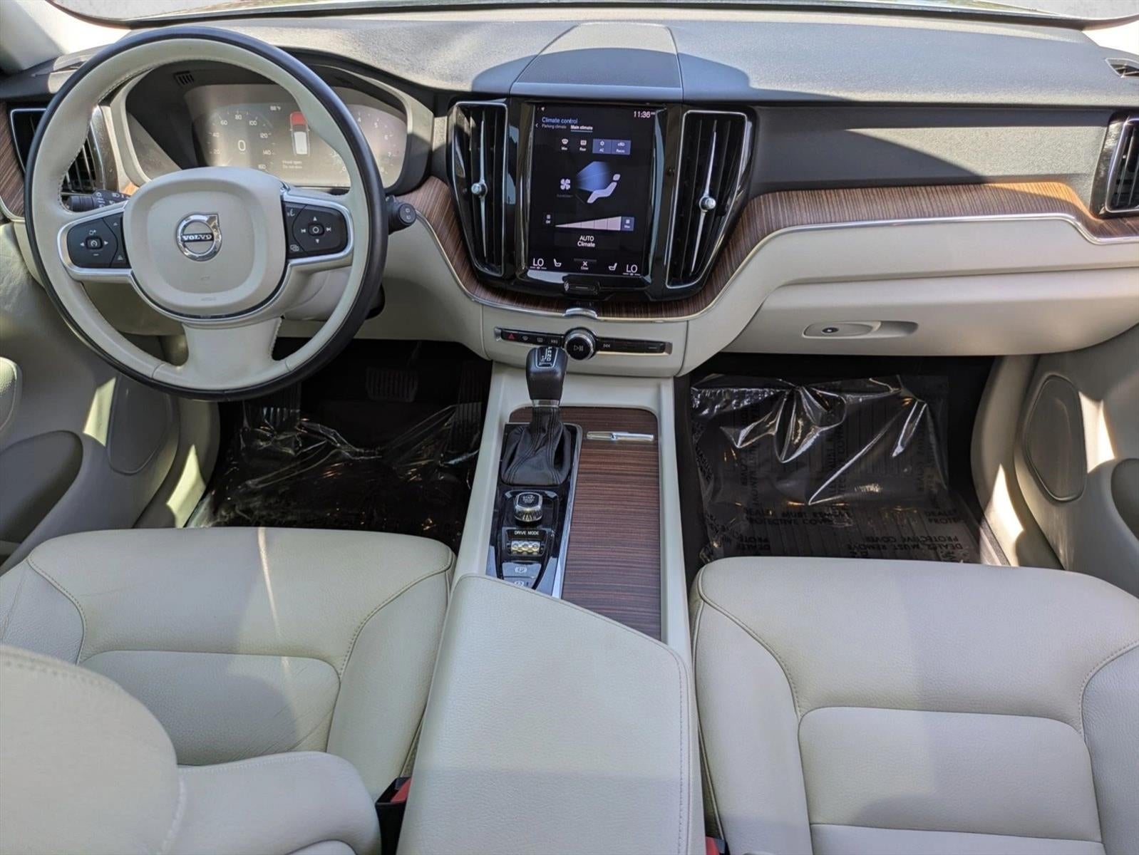 2021 Volvo XC60 T5 FWD Momentum