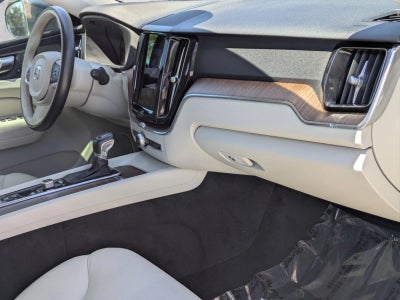 2021 Volvo XC60 T5 FWD Momentum