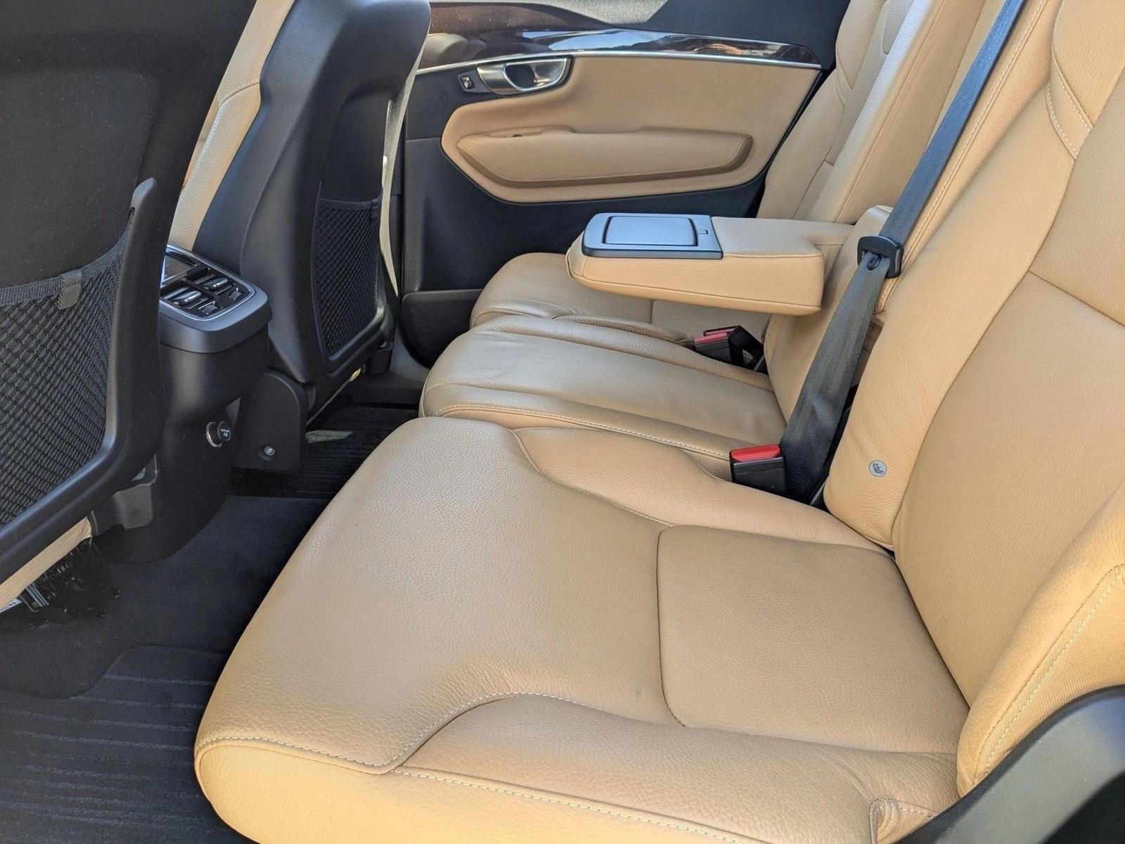 2019 Volvo XC90 T6 AWD Momentum