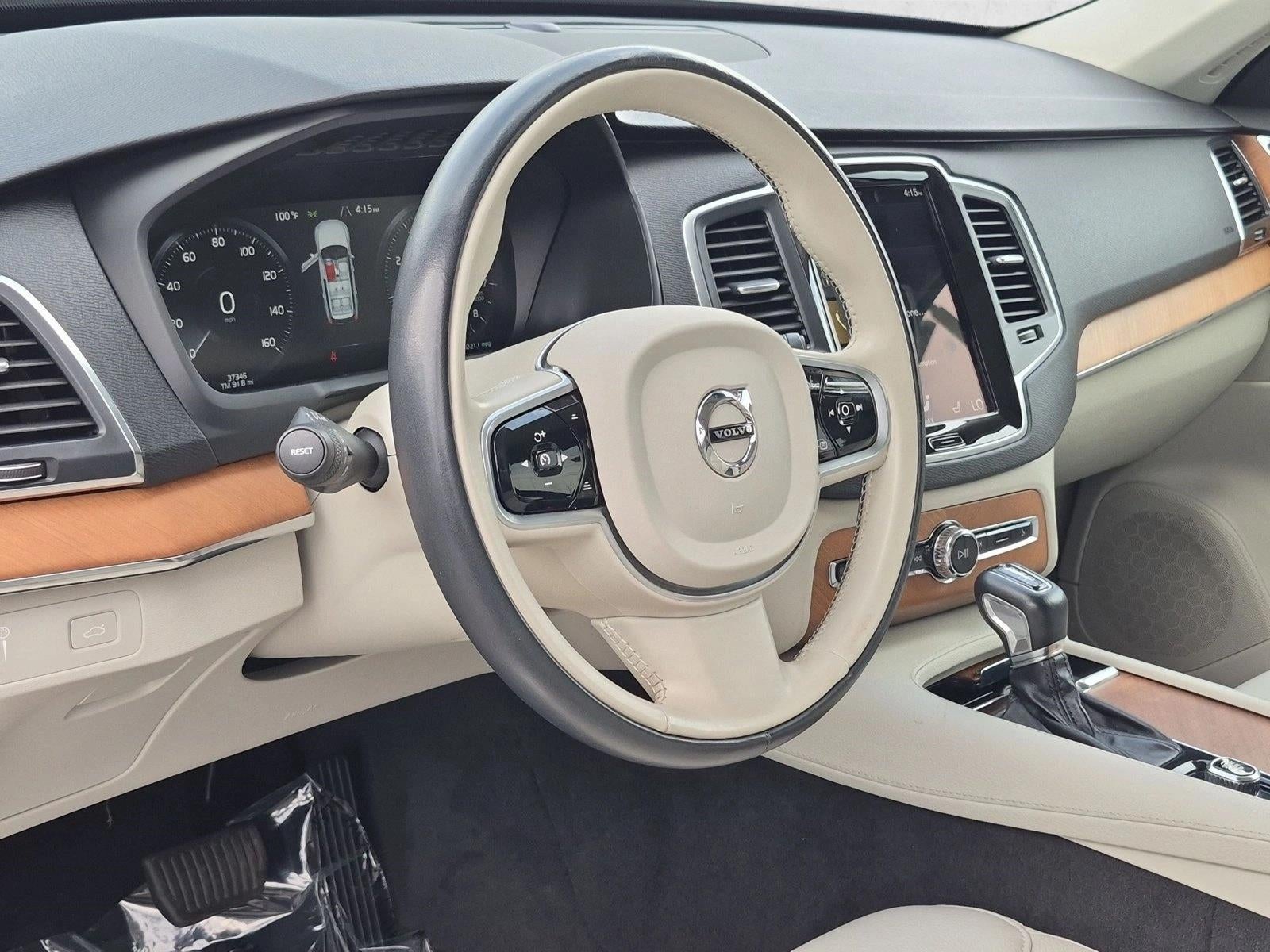 2021 Volvo XC90 T6 AWD Momentum 7P