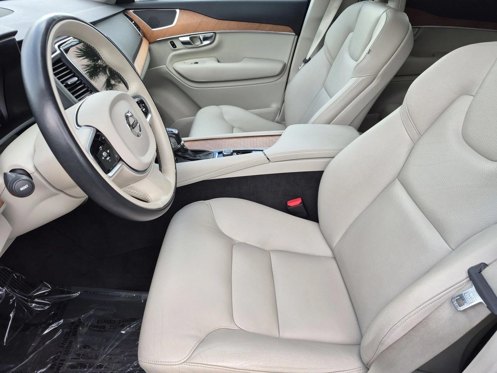 2021 Volvo XC90 T6 AWD Momentum 7P