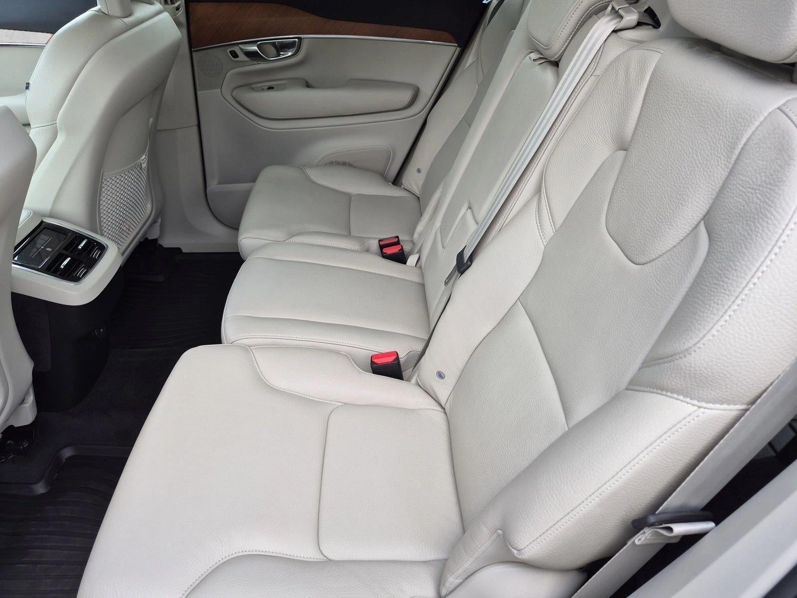 2021 Volvo XC90 T6 AWD Momentum 7P