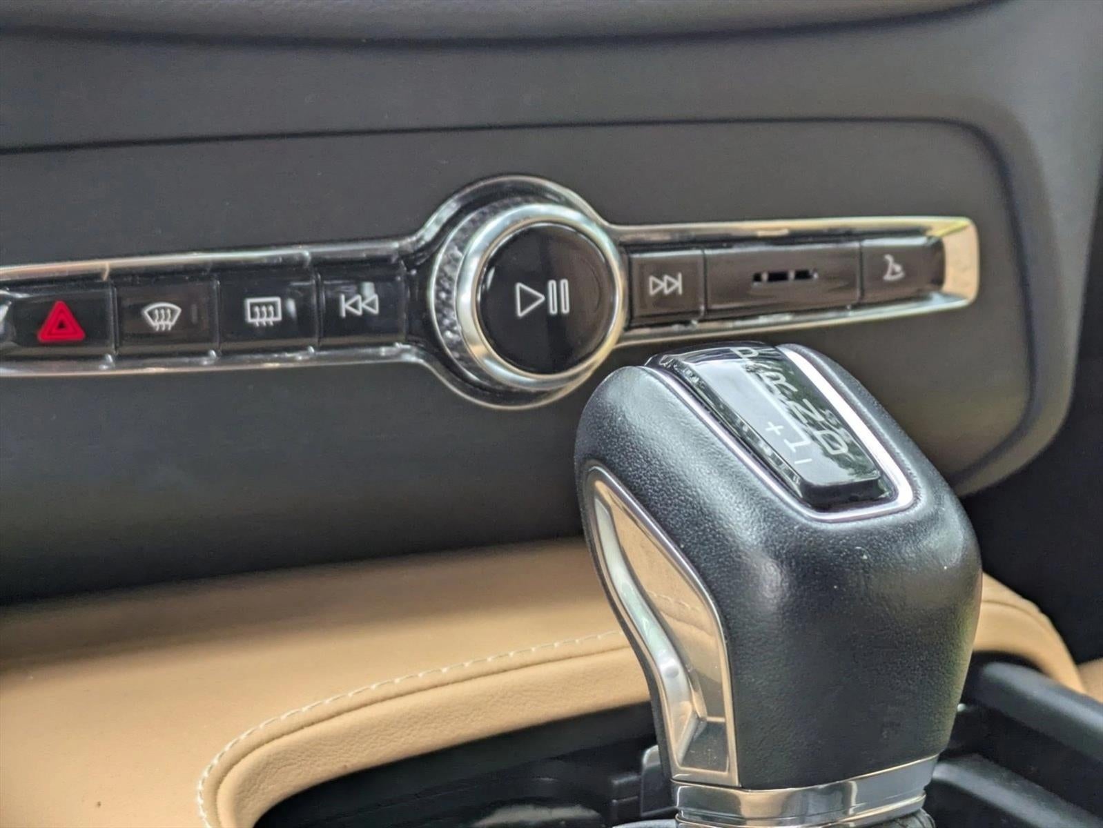 2022 Volvo XC90 T6 AWD Inscription 7P