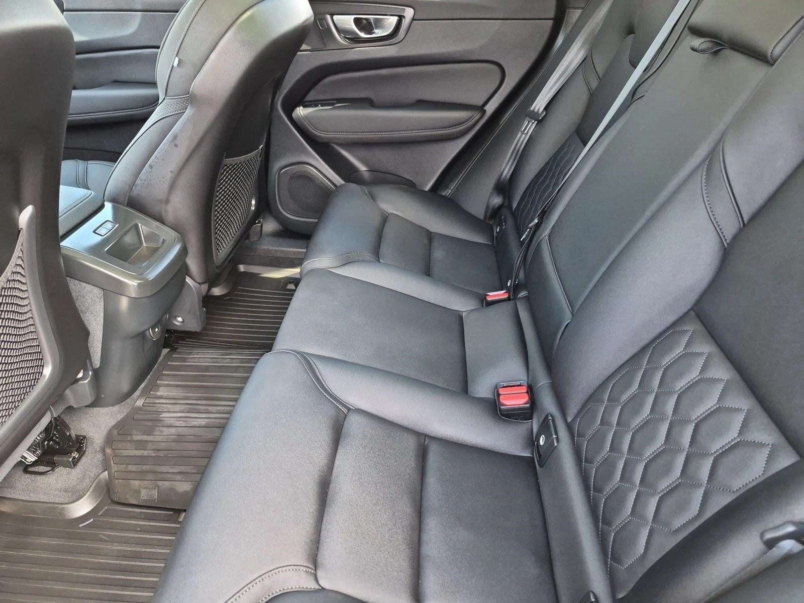 2026 Volvo XC60 B5 AWD Plus