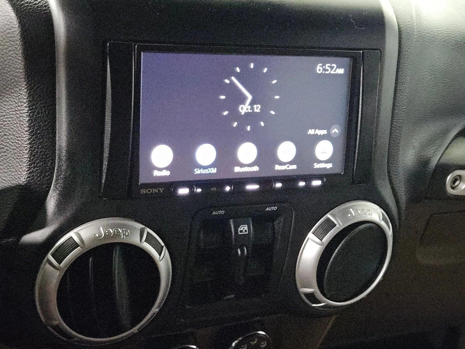 2013 Jeep Wrangler Unlimited 4WD 4dr Sahara
