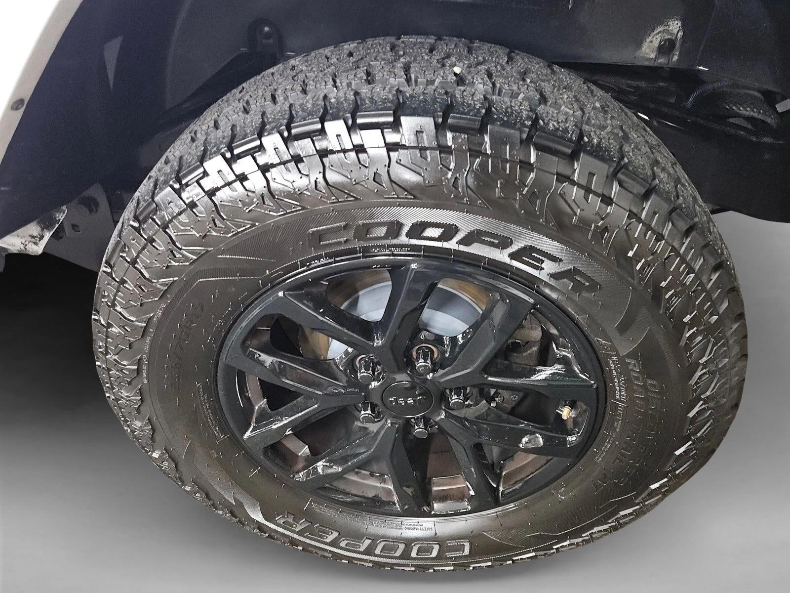 2013 Jeep Wrangler Unlimited 4WD 4dr Sahara
