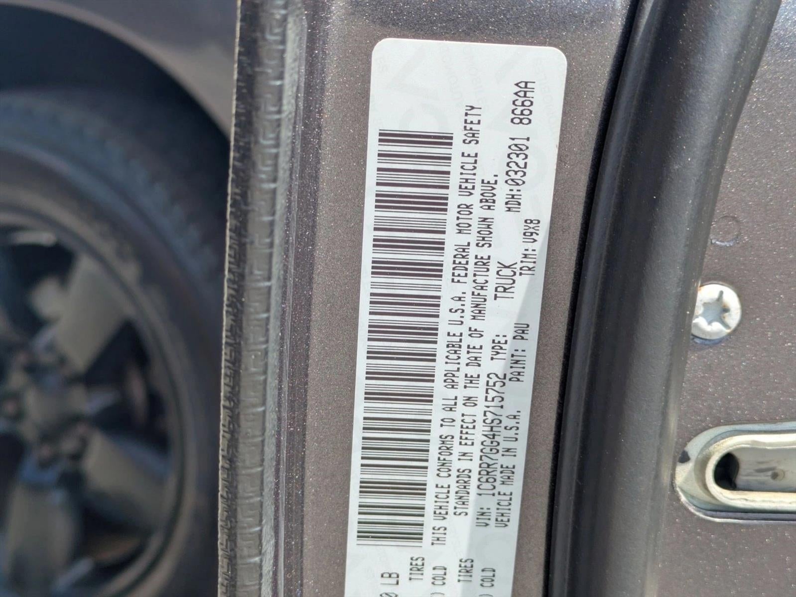 2017 RAM 1500 SLT 4x4 Quad Cab 6'4" Box