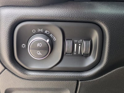 2019 RAM 1500 Laramie 4x2 Crew Cab 5'7" Box