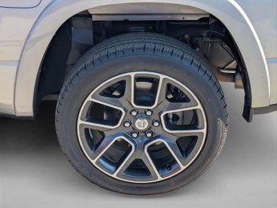 2019 RAM 1500 Laramie 4x4 Crew Cab 5'7" Box