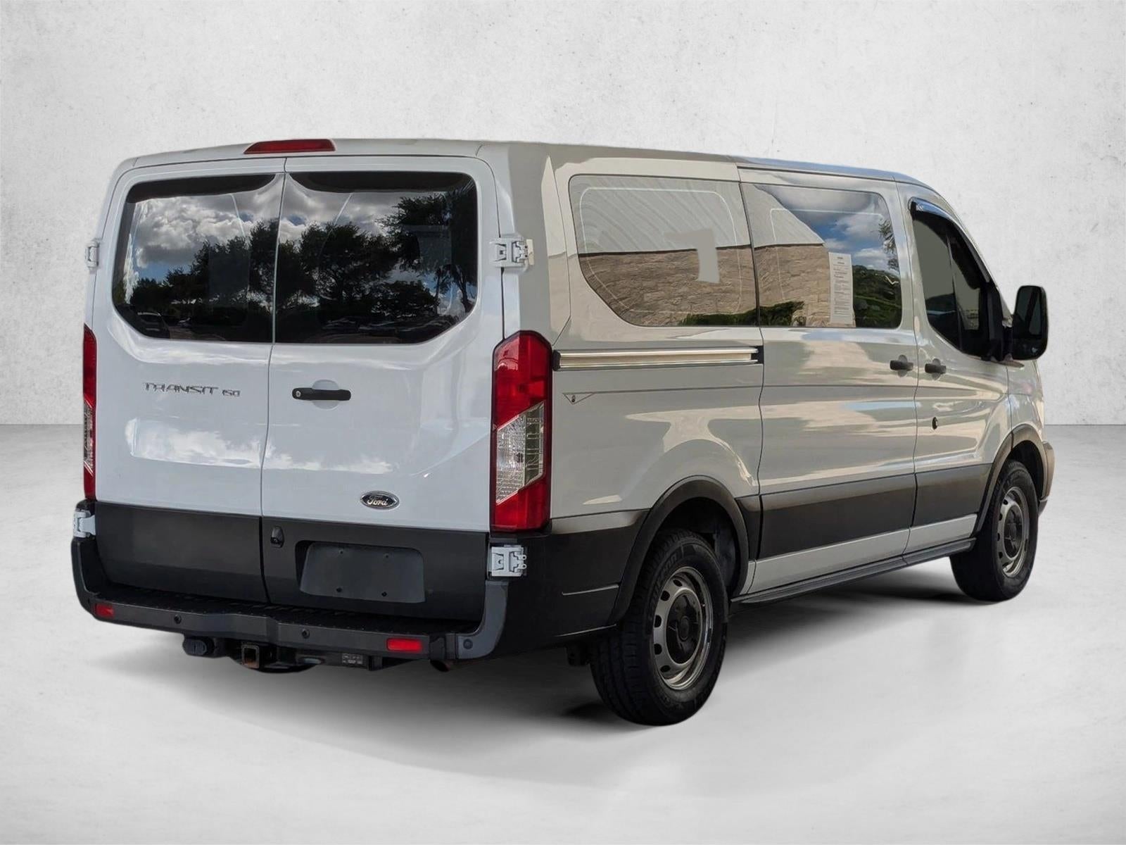 2018 Ford Transit Passenger Wagon T-150 130" Low Roof XL Sliding RH Dr