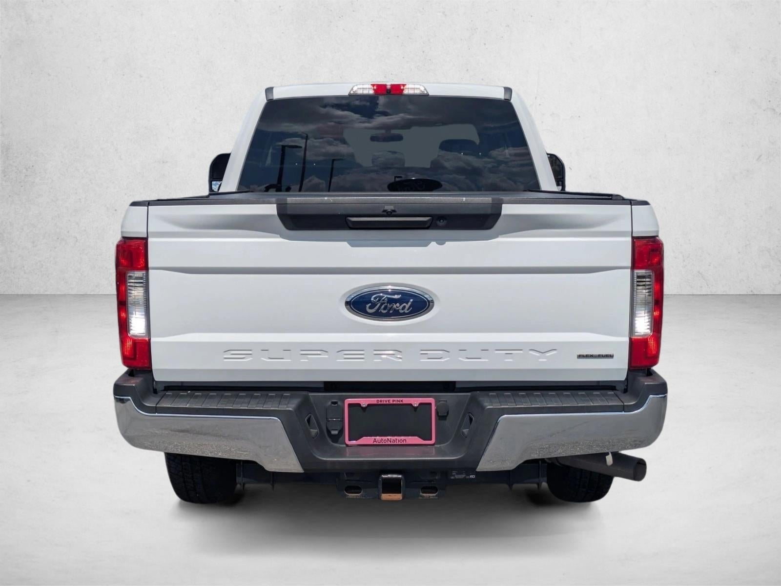 2017 Ford Super Duty F-250 SRW XL 2WD Crew Cab 6.75' Box