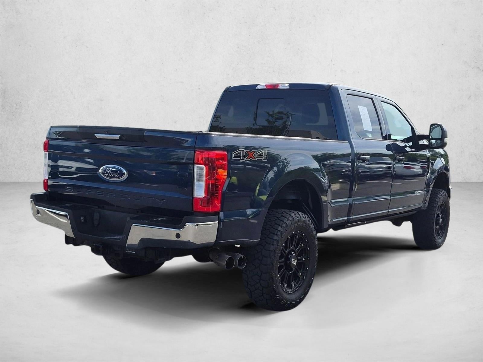 2019 Ford Super Duty F-250 SRW LARIAT 4WD Crew Cab 6.75' Box