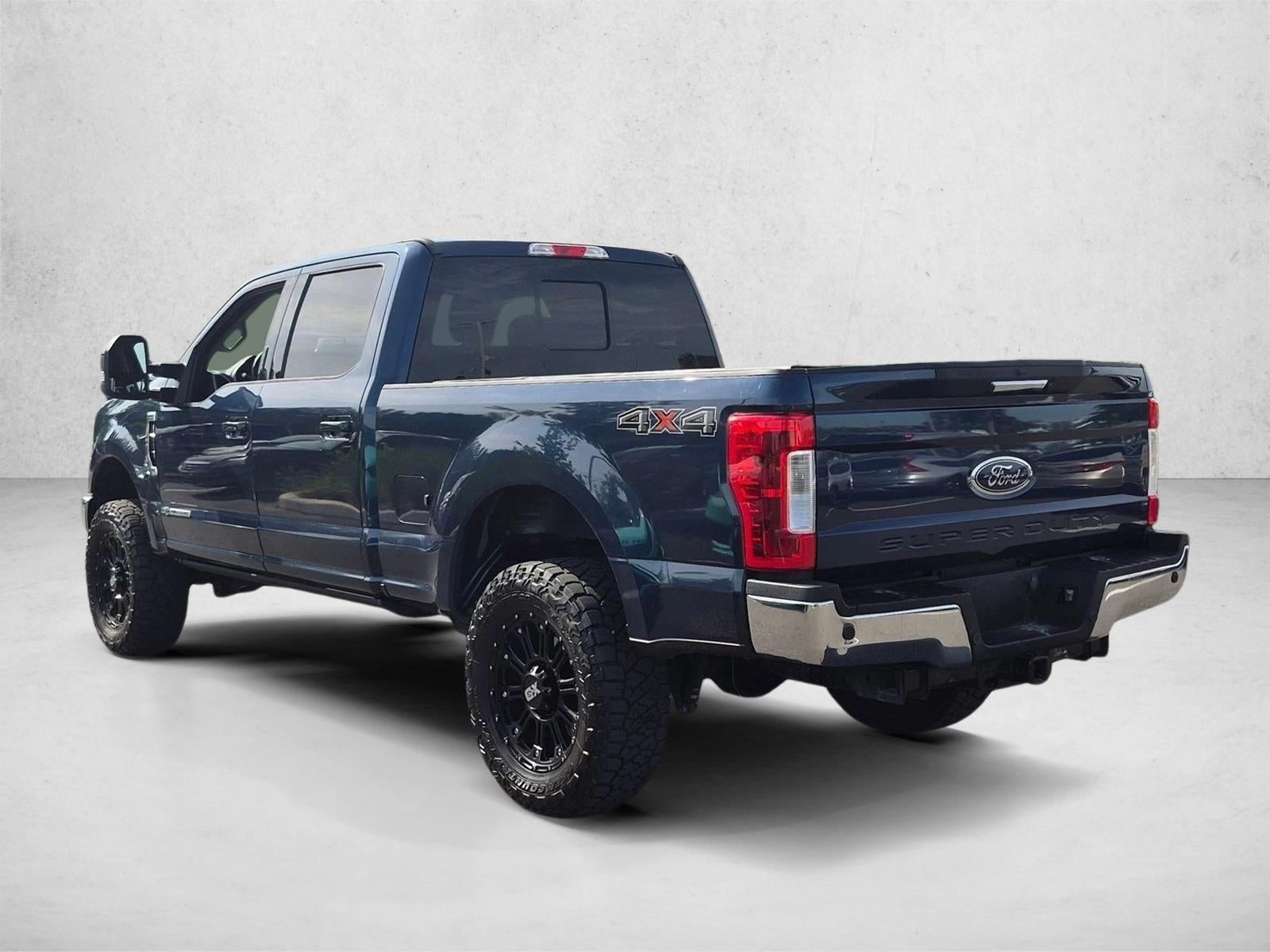 2019 Ford Super Duty F-250 SRW LARIAT 4WD Crew Cab 6.75' Box