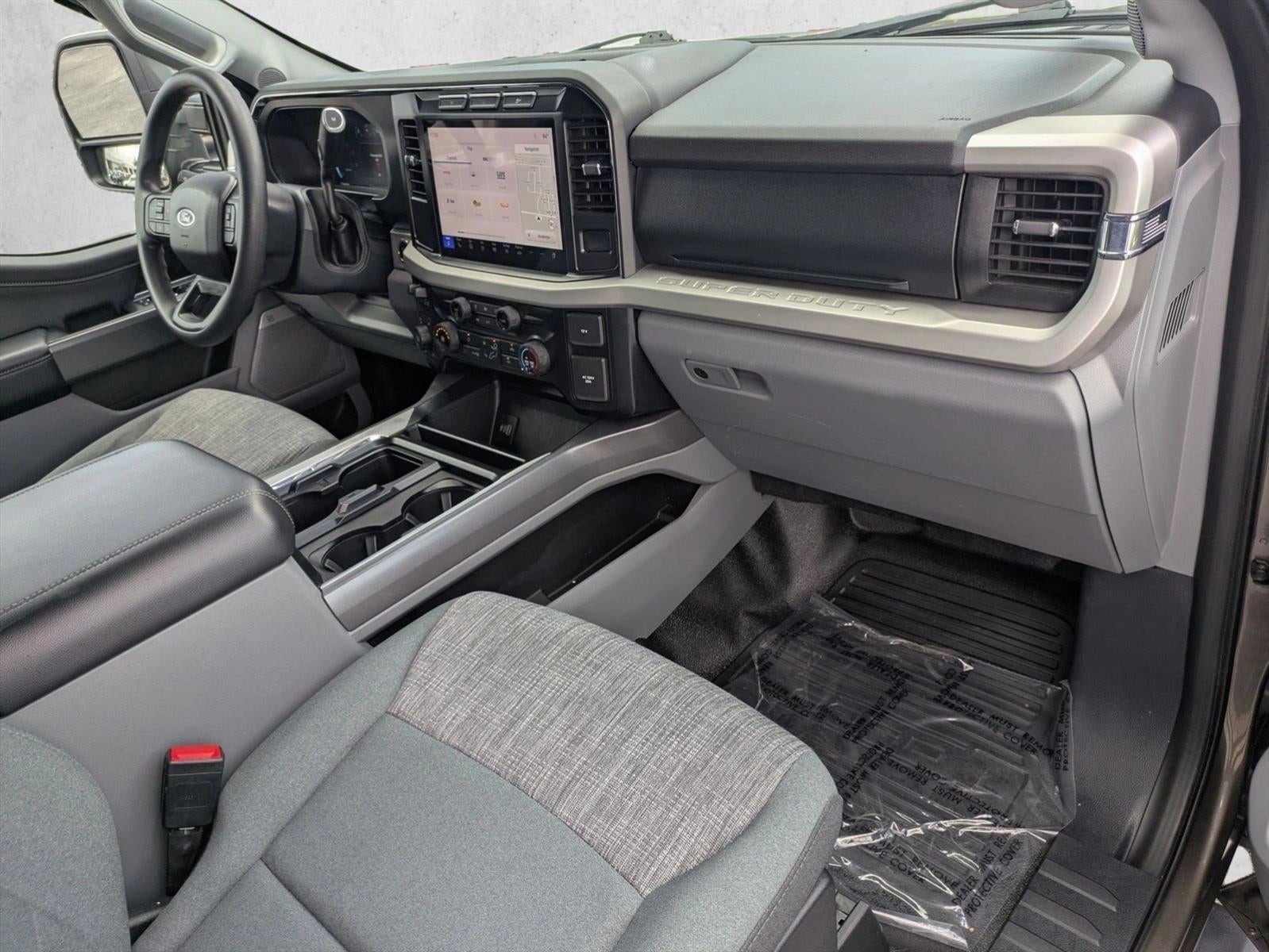 2023 Ford Super Duty F-350 SRW XLT 4WD Crew Cab 6.75' Box