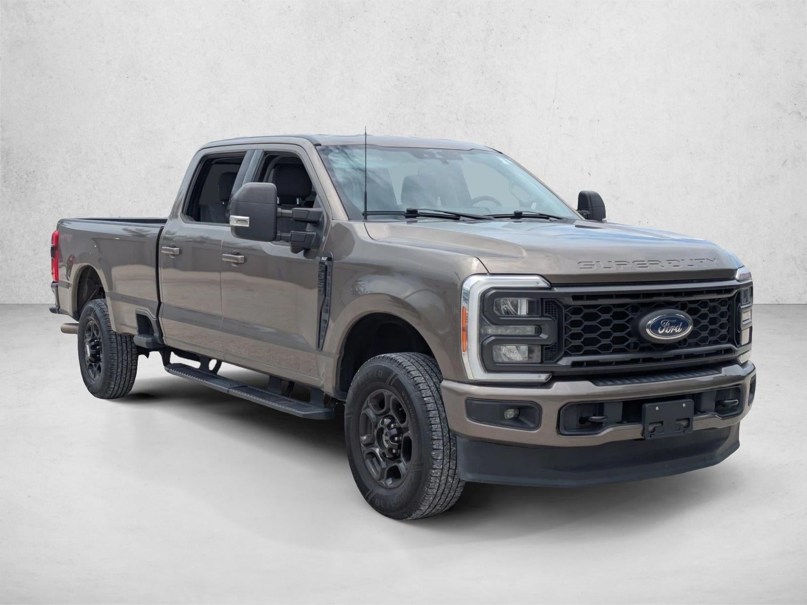 2023 Ford Super Duty F-350 SRW XL 4WD Crew Cab 6.75' Box