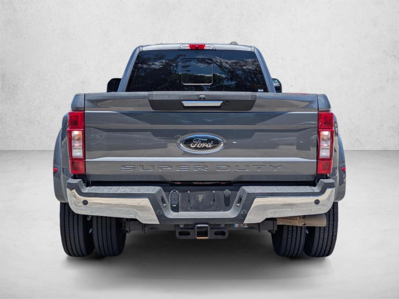 2022 Ford Super Duty F-450 DRW LARIAT 4WD Crew Cab 8' Box