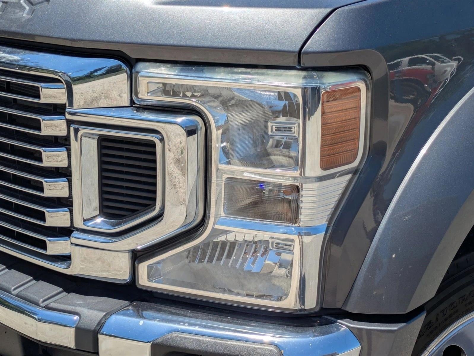 2022 Ford Super Duty F-450 DRW LARIAT 4WD Crew Cab 8' Box
