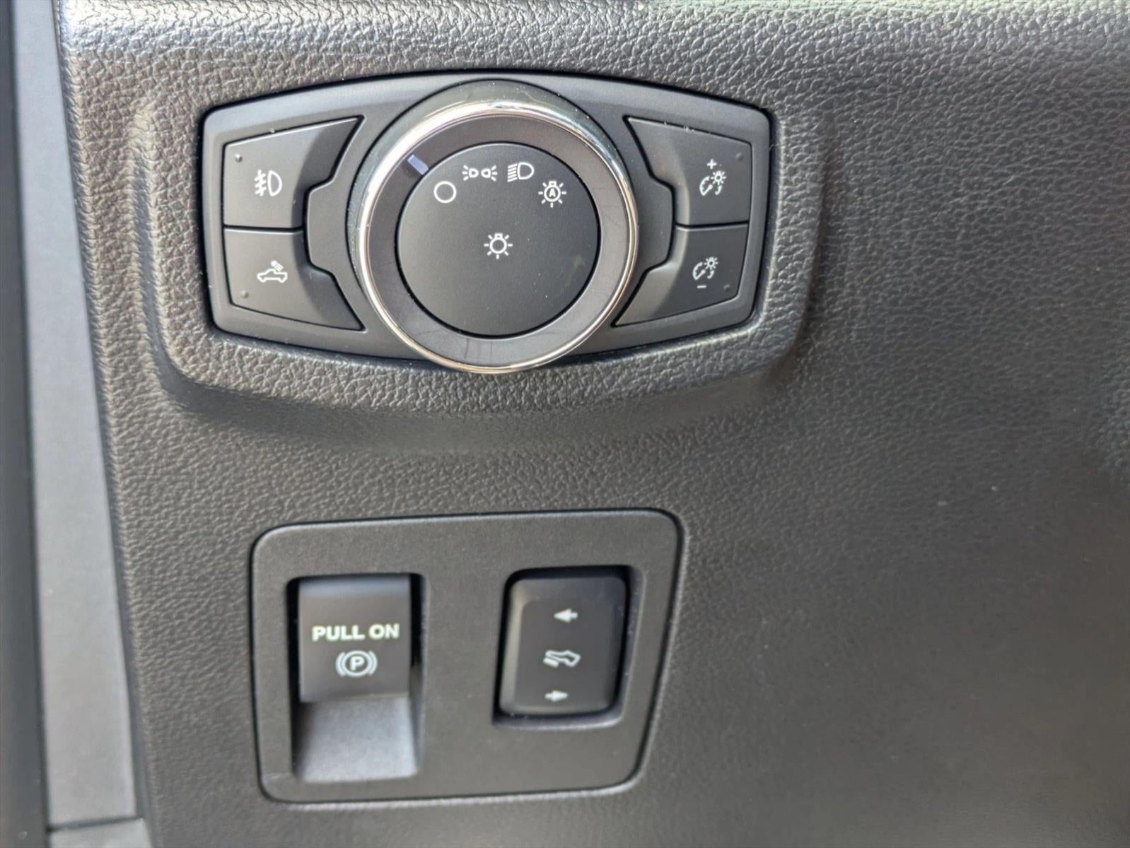 2018 Ford F-150 LARIAT 4WD SuperCrew 5.5' Box