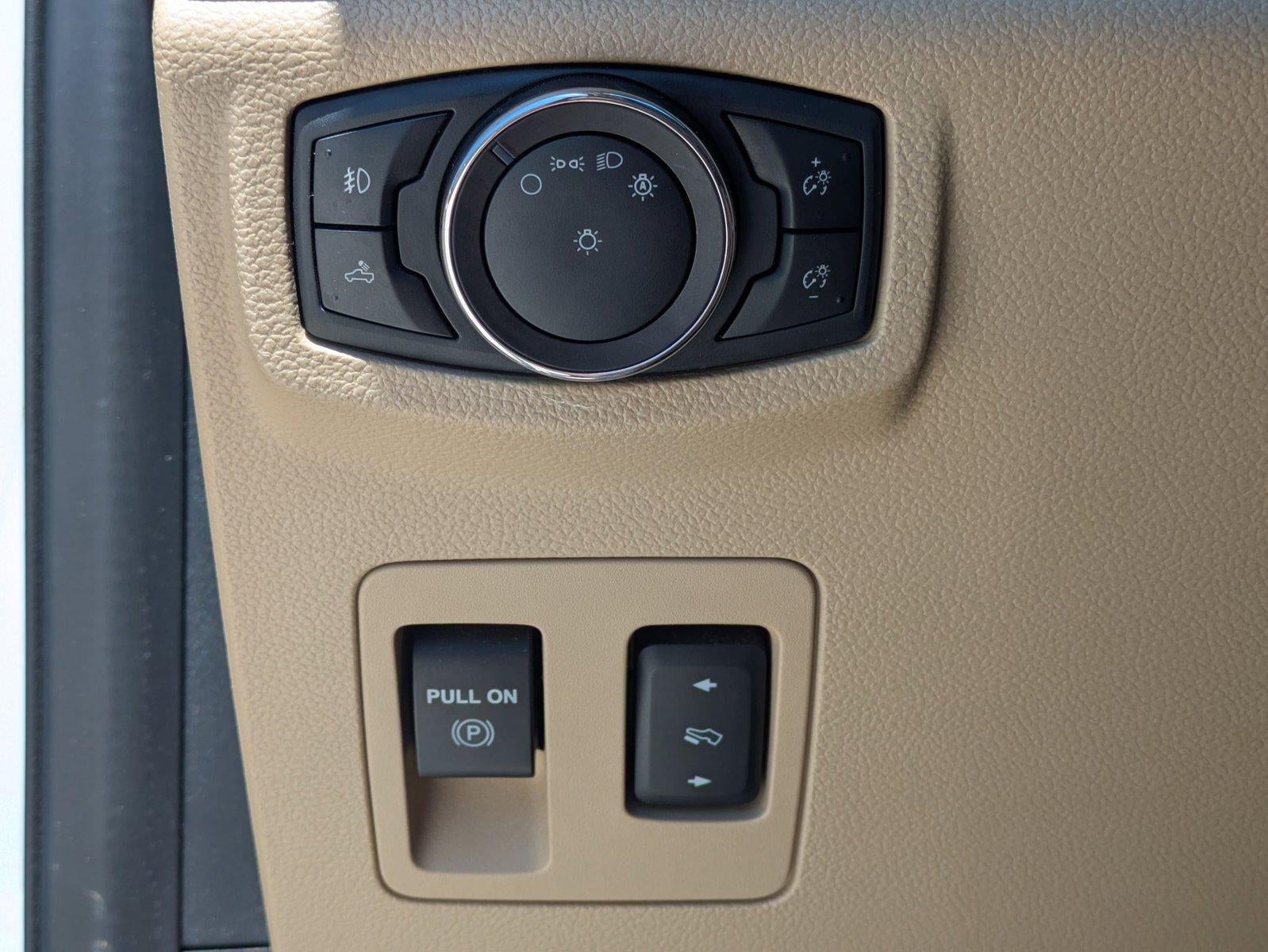 2020 Ford F-150 LARIAT 4WD SuperCrew 5.5' Box