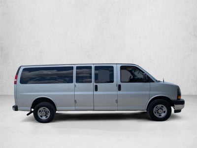 2017 Chevrolet Express Passenger 3500 Extended Wheelbase Rear-Wheel Drive 1LT