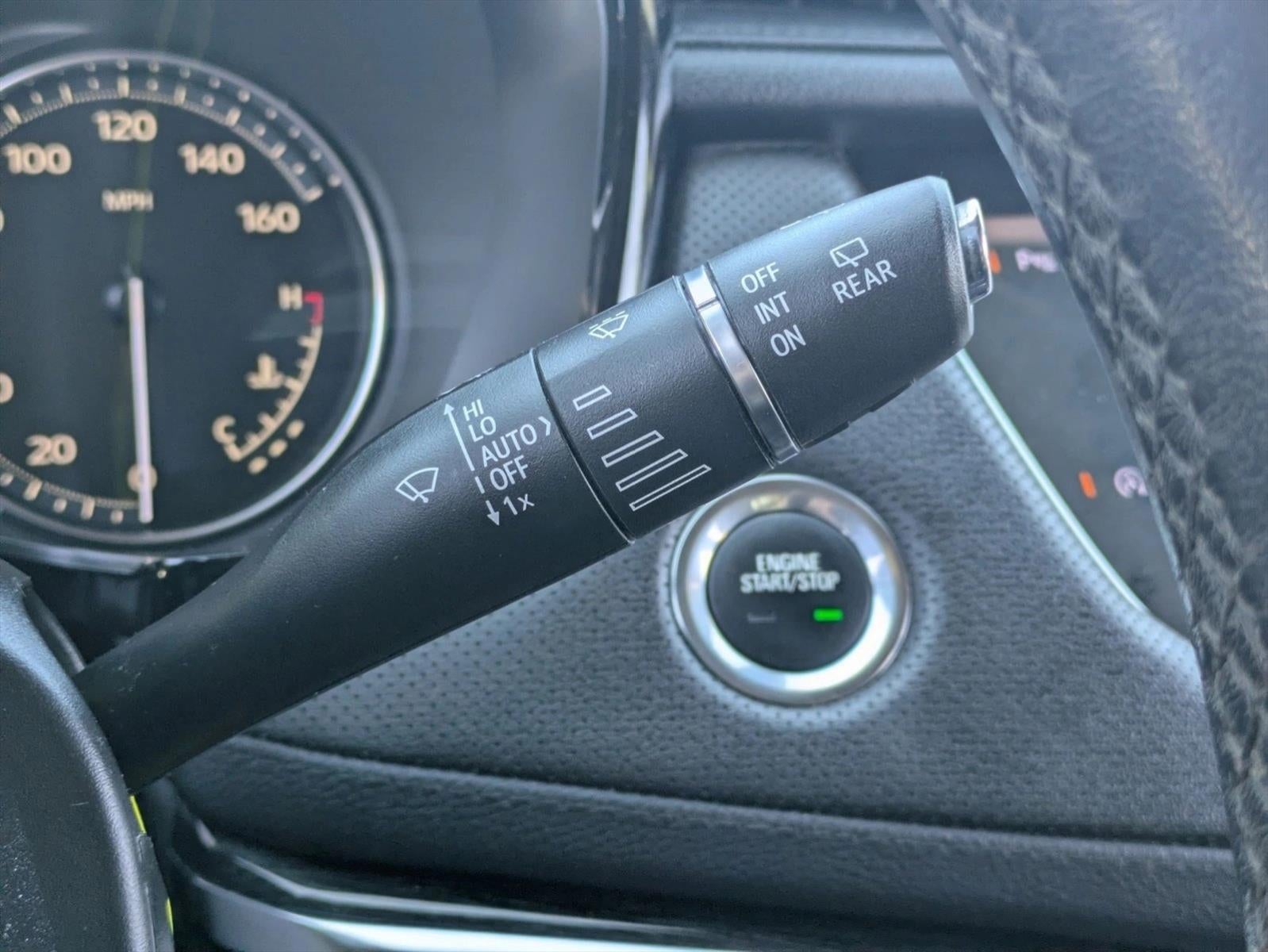 2022 Cadillac XT5 FWD 4dr Premium Luxury