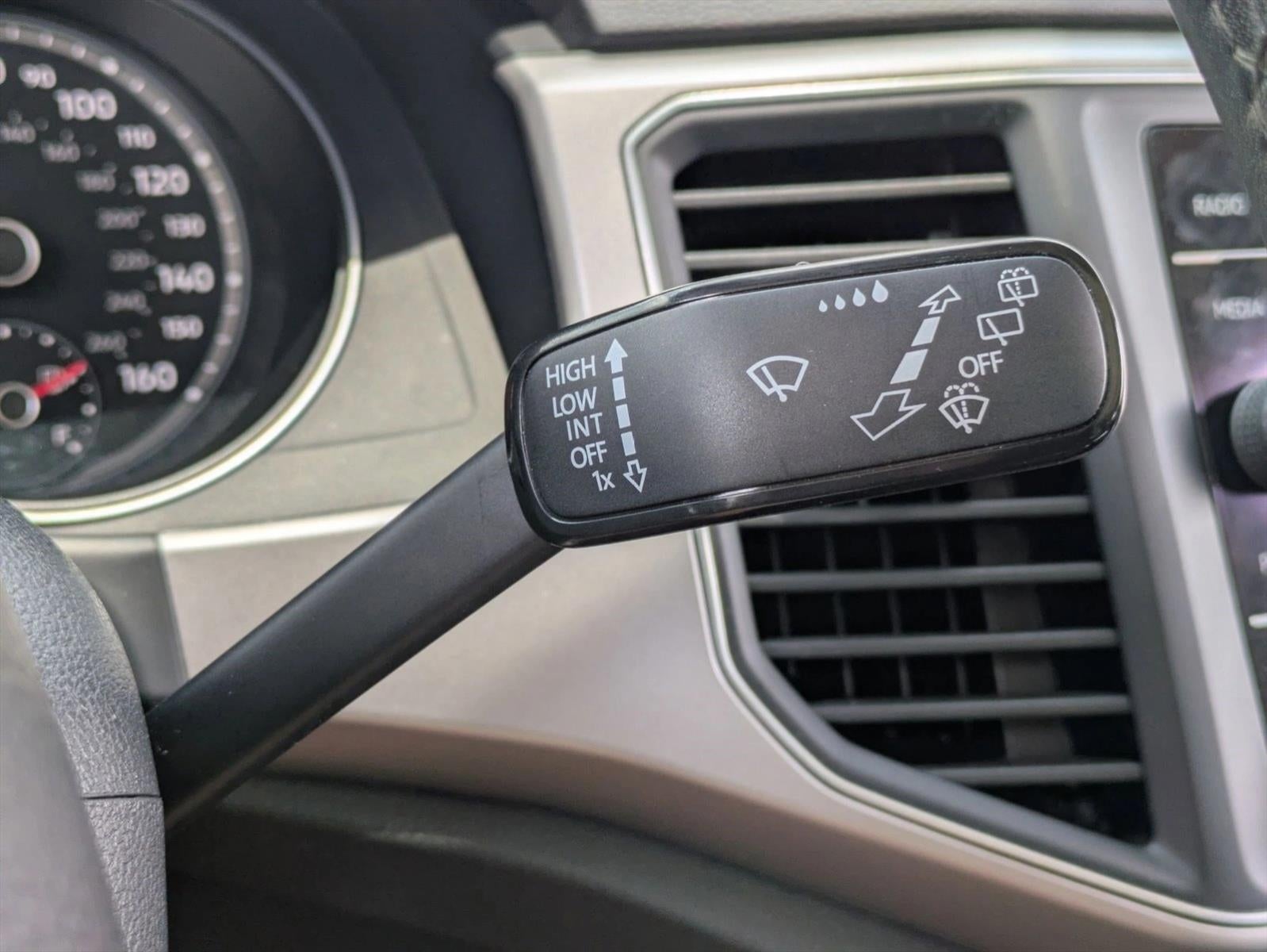 2019 Volkswagen Atlas 3.6L V6 SE w/Technology R-Line FWD