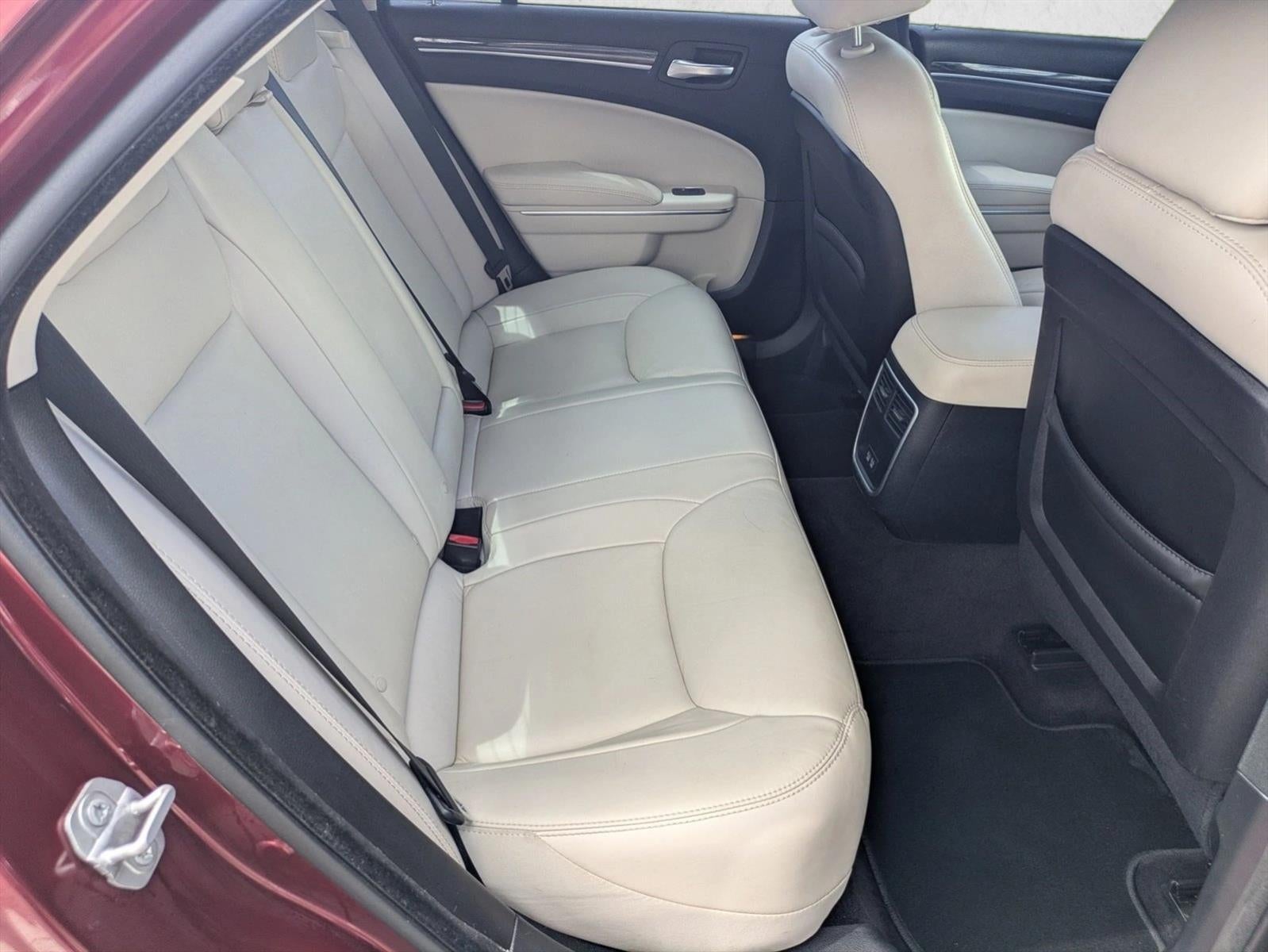 2018 Chrysler 300 Touring L RWD