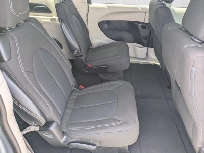 2022 Chrysler Voyager LX FWD