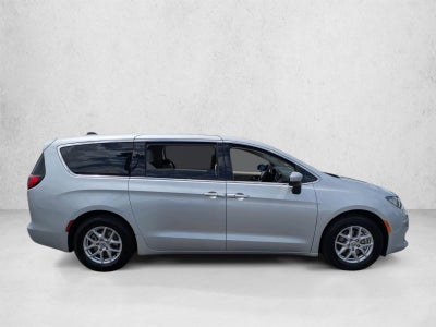 2022 Chrysler Voyager LX FWD