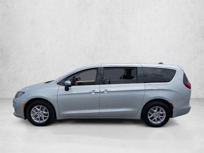 2022 Chrysler Voyager LX FWD