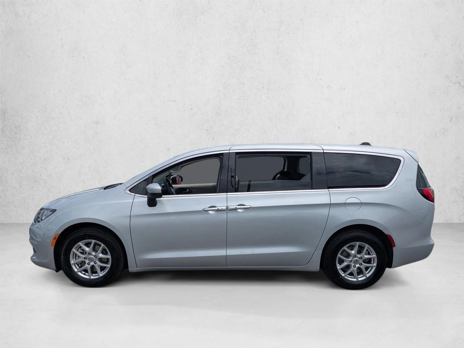 2022 Chrysler Voyager LX FWD