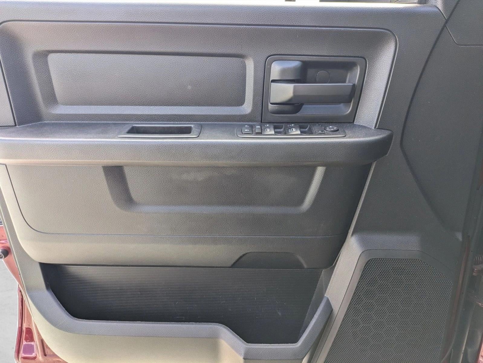 2018 RAM 2500 Tradesman 4x4 Crew Cab 8' Box