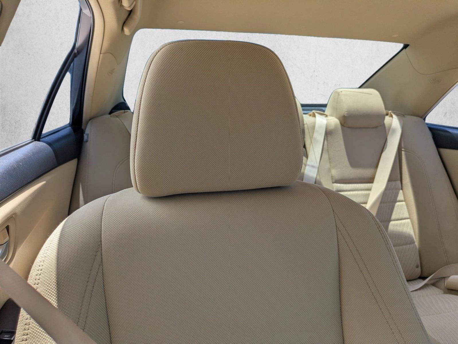 2017 Toyota Camry LE Auto (SE)