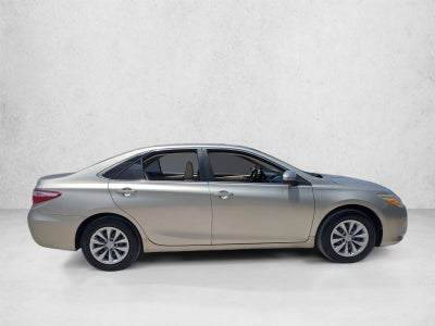 2017 Toyota Camry LE Auto (SE)