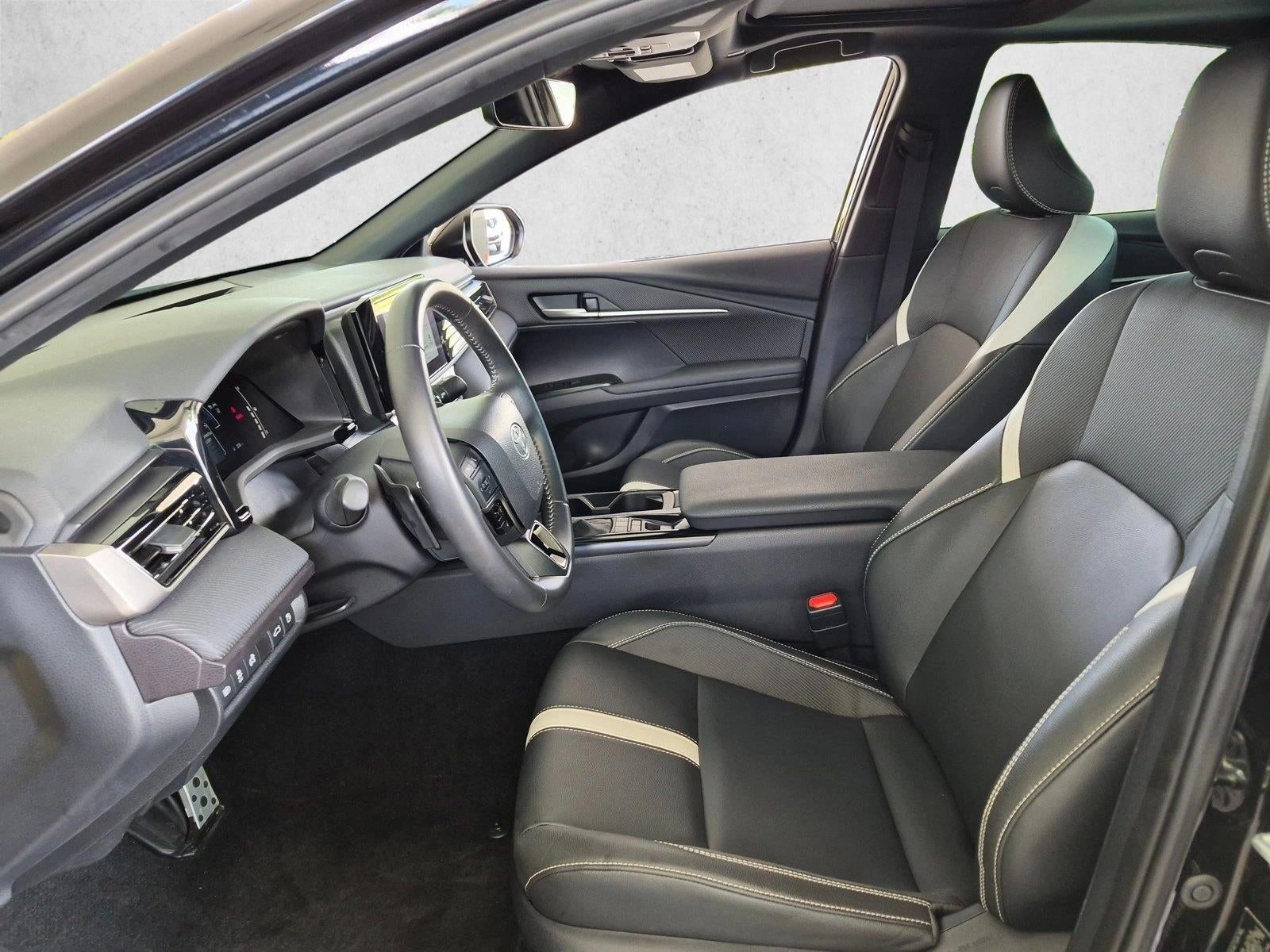 2025 Toyota Camry SE (SE)