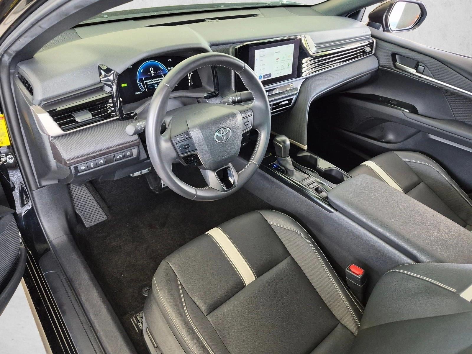2025 Toyota Camry SE (SE)