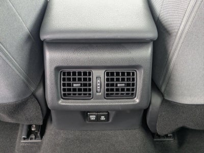 2025 Toyota Camry LE AWD (Natl)