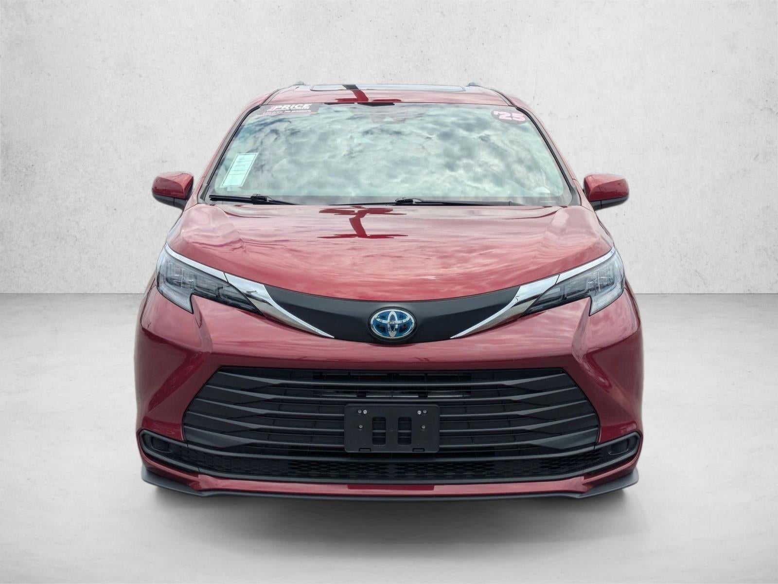 2025 Toyota Sienna LE AWD 8-Passenger (Natl)
