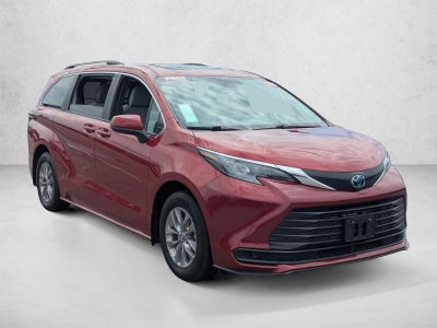 2025 Toyota Sienna LE AWD 8-Passenger (Natl)
