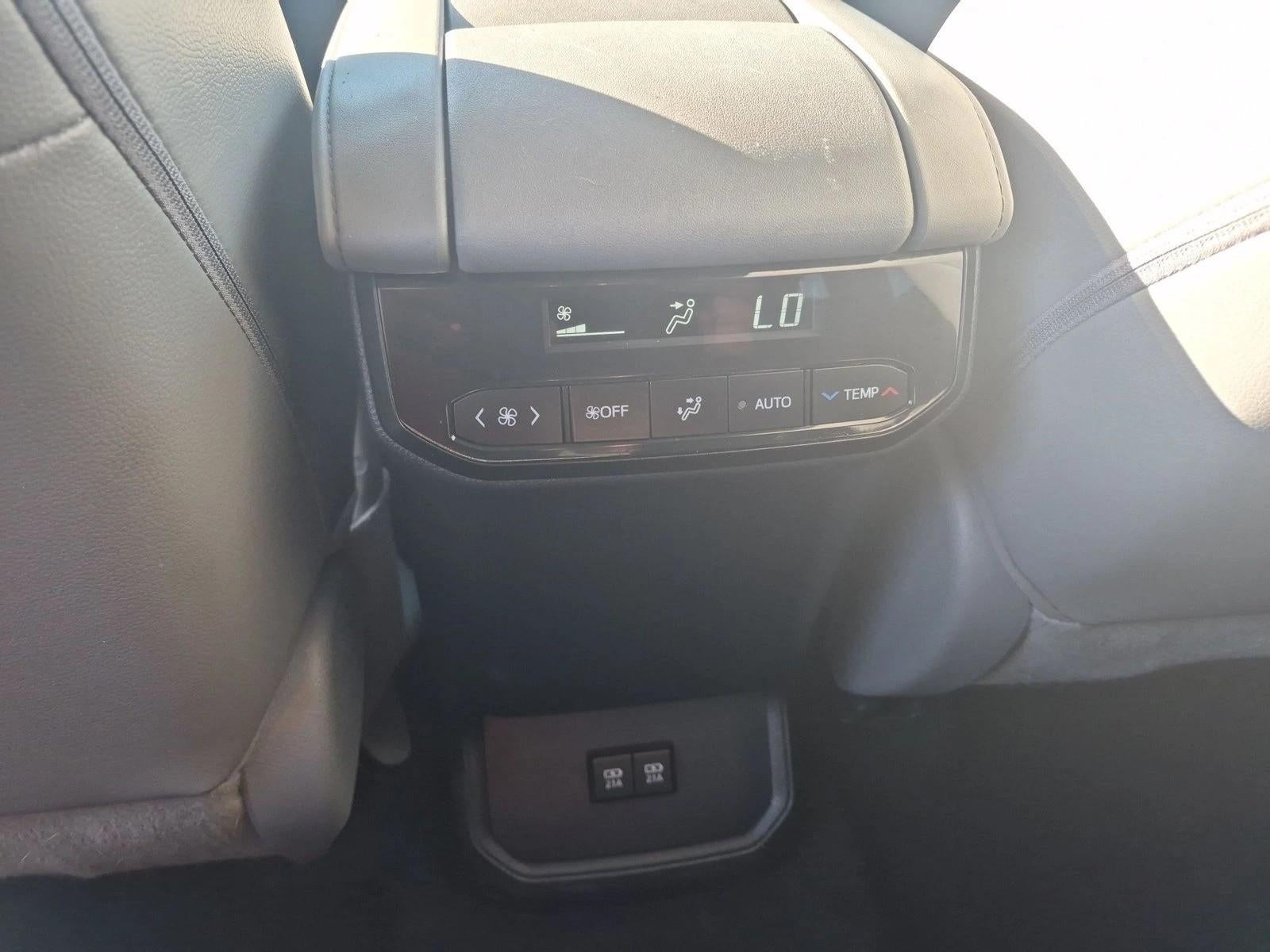 2021 Toyota Highlander XLE AWD (Natl)