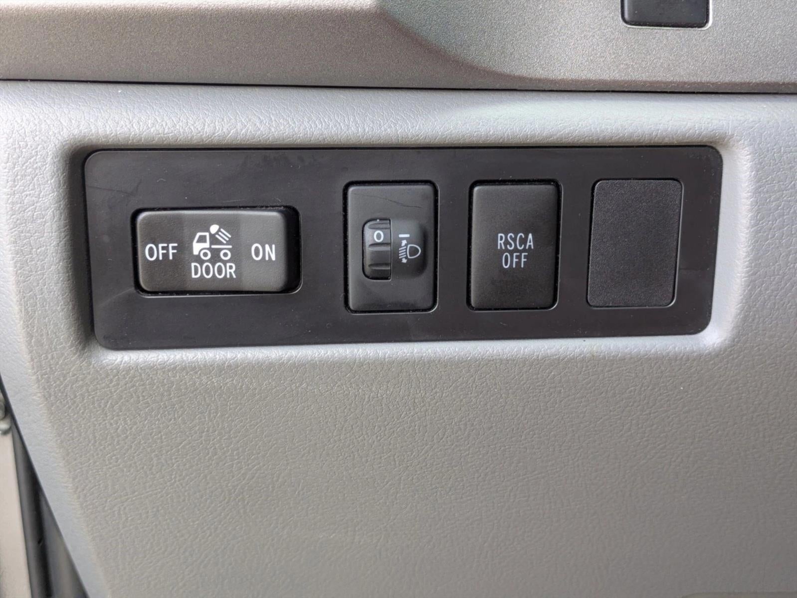 2011 Toyota Tundra 4WD Truck 4WD Double Cab Standard Bed 5.7L V8 (Natl)