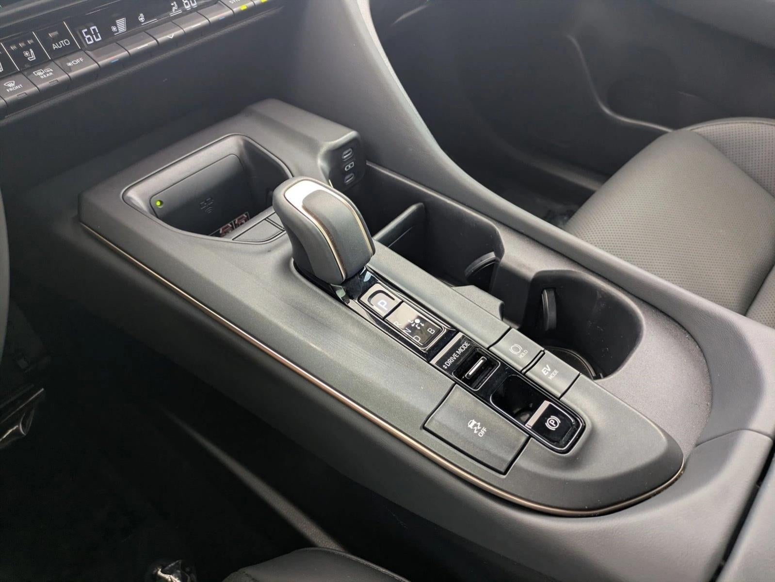 2023 Toyota Crown Limited AWD (Natl)