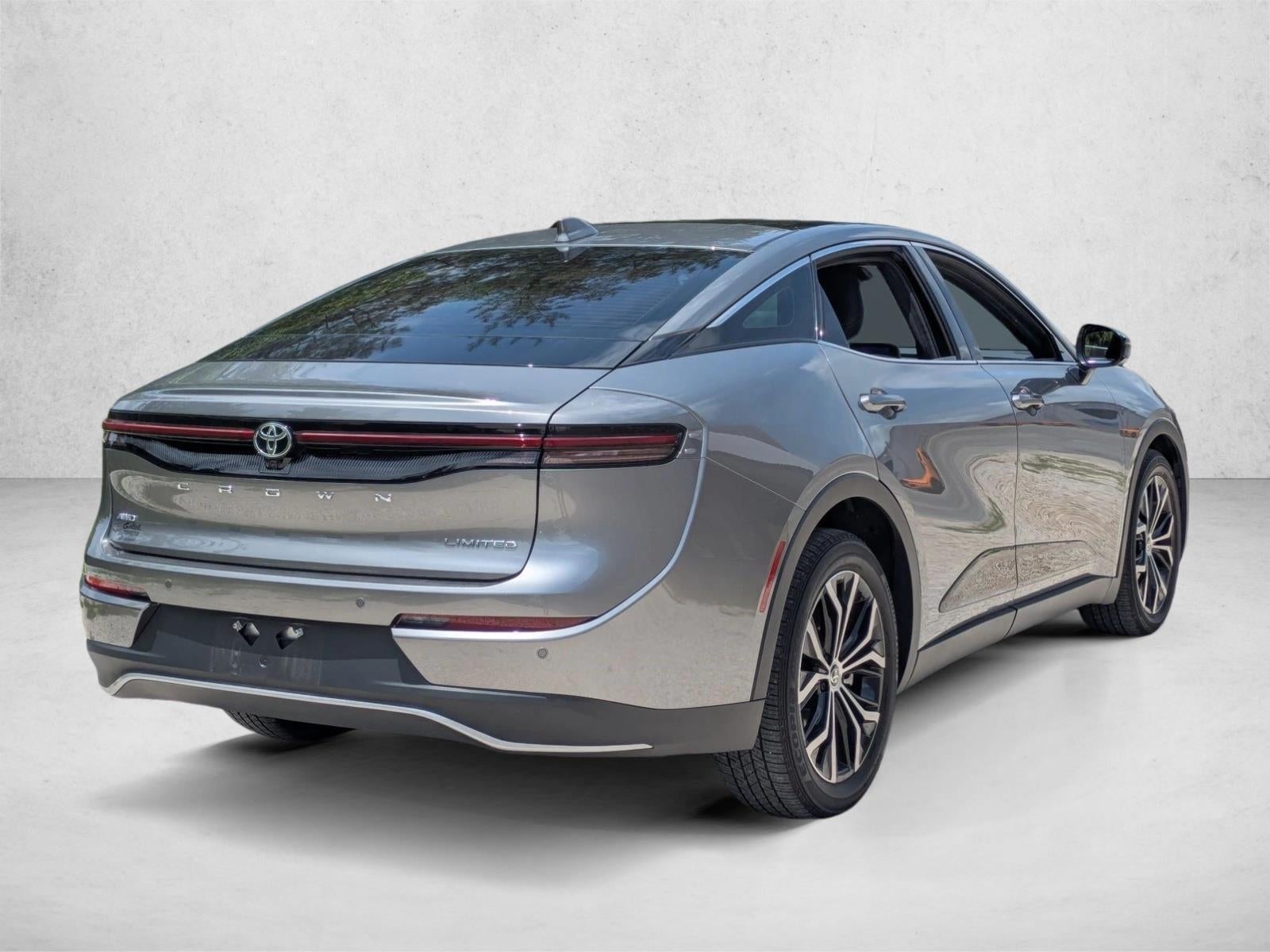 2023 Toyota Crown Limited AWD (Natl)