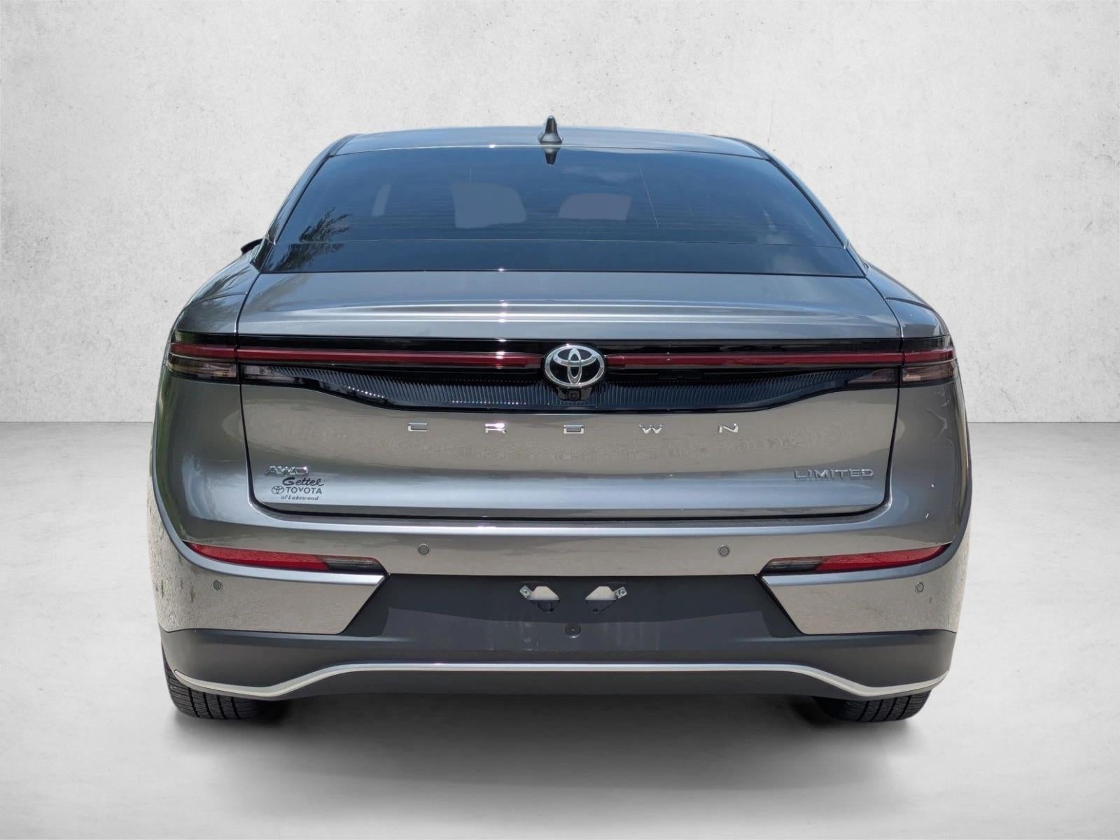 2023 Toyota Crown Limited AWD (Natl)