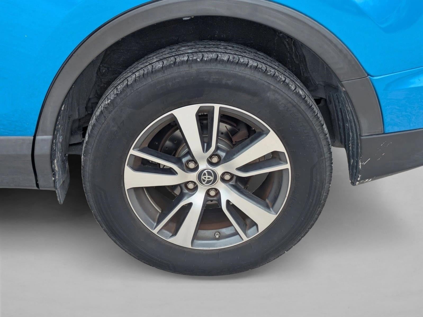 2016 Toyota RAV4 FWD 4dr XLE (GS)